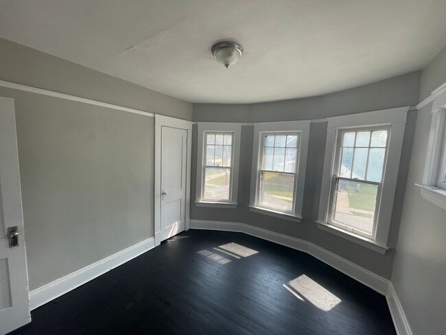 Building Photo - SECTION 8 AND EDEN ACCEPTED!! Stunning 4-Bedroom Home Available Now!