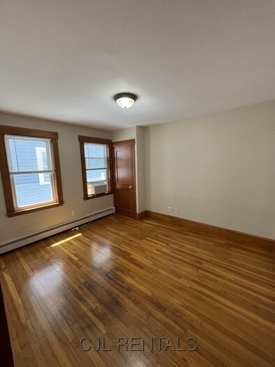 Building Photo - 98 Alpine St