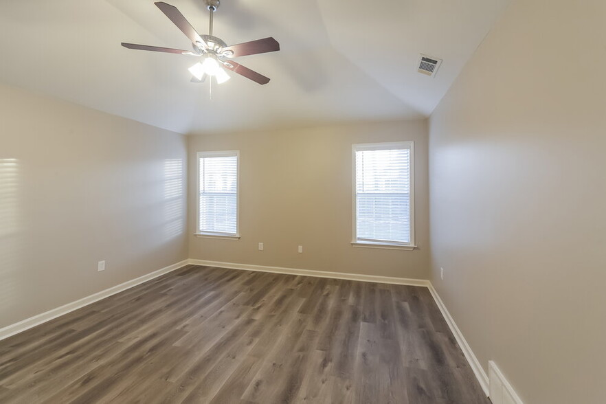 Building Photo - 7931 Claredale Dr