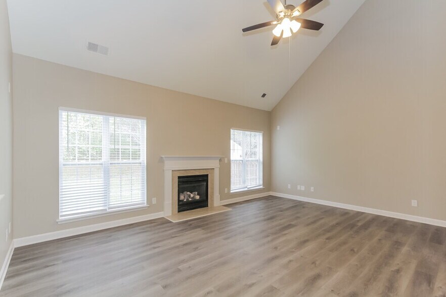 Building Photo - 3447 Fallowbrook Forest