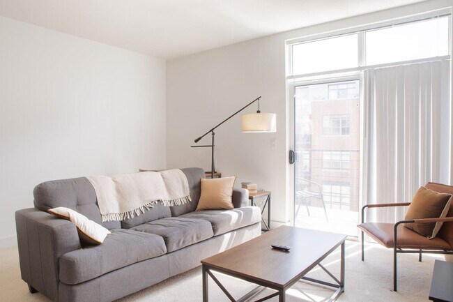 Building Photo - 132 N Jefferson St