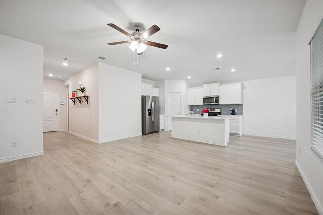 Building Photo - 907 Marigold St