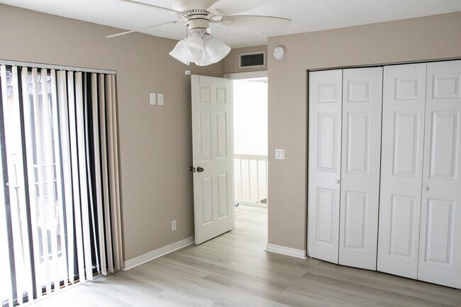 Building Photo - 70 Lake Arbor Dr