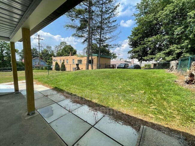 Building Photo - 2473 Wildwood Rd