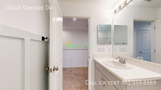 Building Photo - 10340 Oakside Dr
