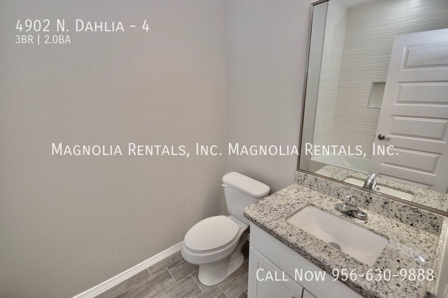 Building Photo - 4902 N. Dahlia-4