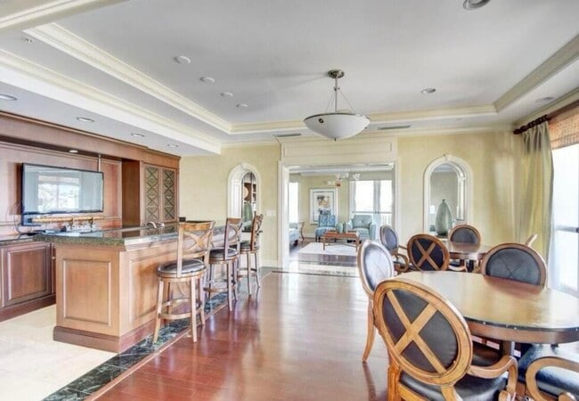 Building Photo - 804 E Windward Way