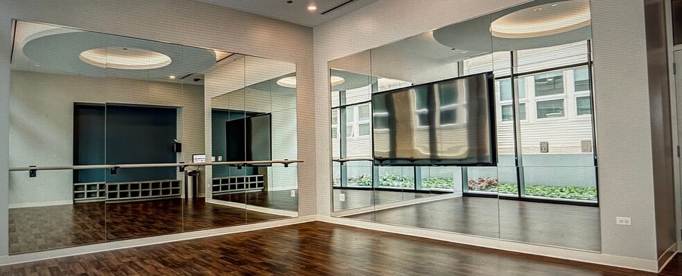 Building Photo - 2110 S Wabash Ave