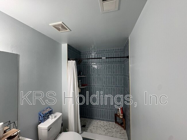 Building Photo - 159 Sanford Ferry Ct