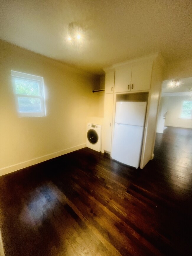 Building Photo - 1148 N Kentucky Ave