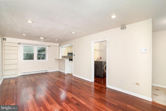 Building Photo - 6117 Nassau Rd