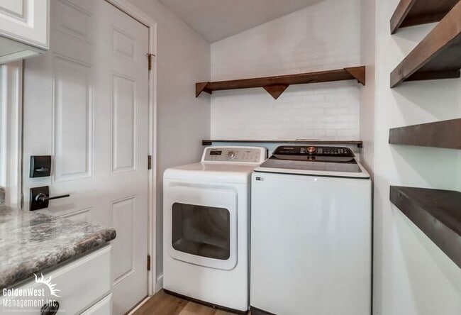 Building Photo - Relaxing 3Bdm 2Ba Single-Family Home in Spring Valley Neighborhood!