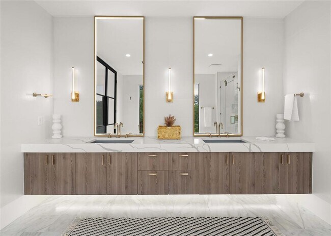 Building Photo - 2401 Oakhaven Cir