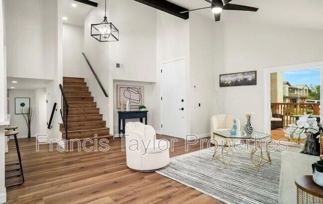 Building Photo - 13837 Paseo Cardiel