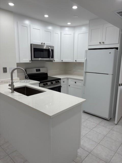 Building Photo - 2154 W 60th St