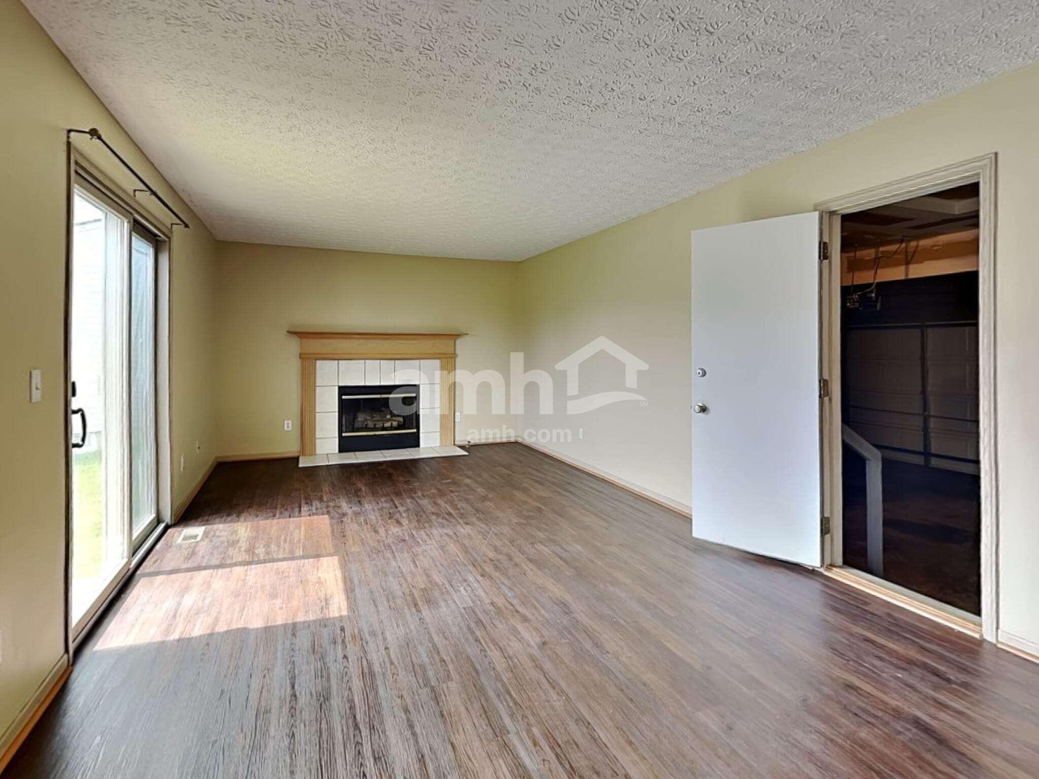 Building Photo - 5563 Crenton Dr