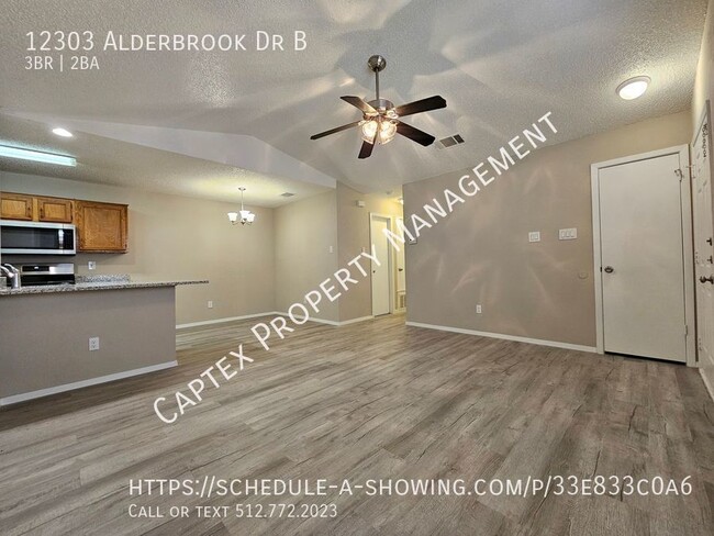 Building Photo - Newly Redone 3 bed 2 bath Duplex with 1 ca...