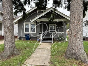Building Photo - 560 Bronx Dr