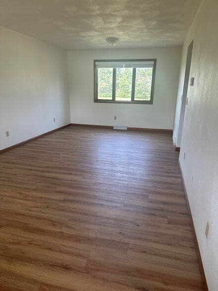 Building Photo - N511 Willowcrest Ct