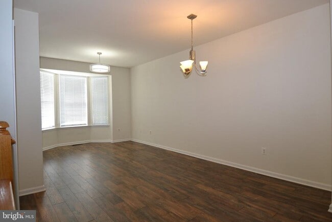 Building Photo - 6340 Demme Pl