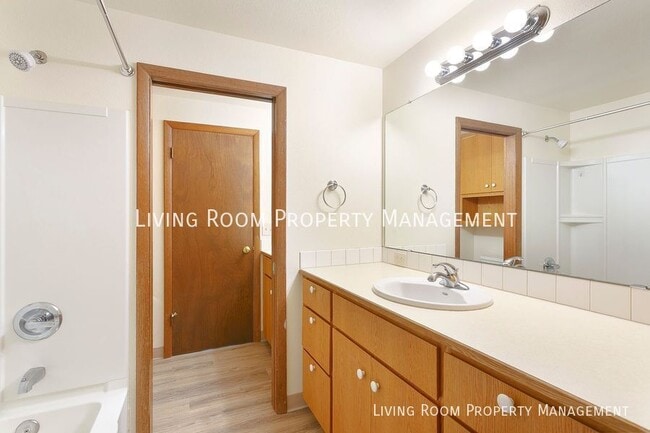 Building Photo - 9809 SW 49th Ave