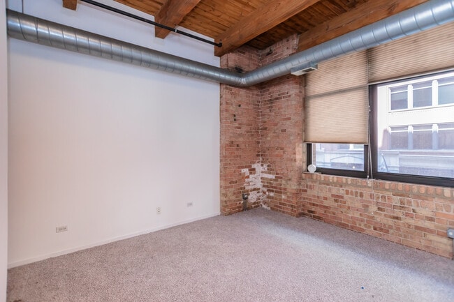 Building Photo - 625 W Jackson Blvd