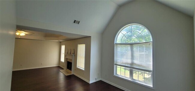 Building Photo - 2960 Barimore Pl