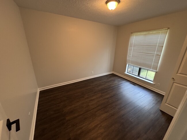 Building Photo - 825 Cold Creek Trail