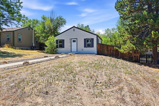 Building Photo - $2,440.95 with $300 off the first month's rent, 2 Beds - 1 Bath, Single Family Home in Denver wit...