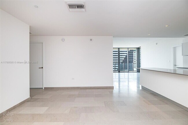 Building Photo - 88 SW 7th St