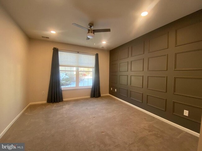 Building Photo - 76 Kyle Way