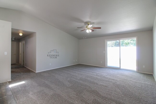 Building Photo - 7611 Pender Dr