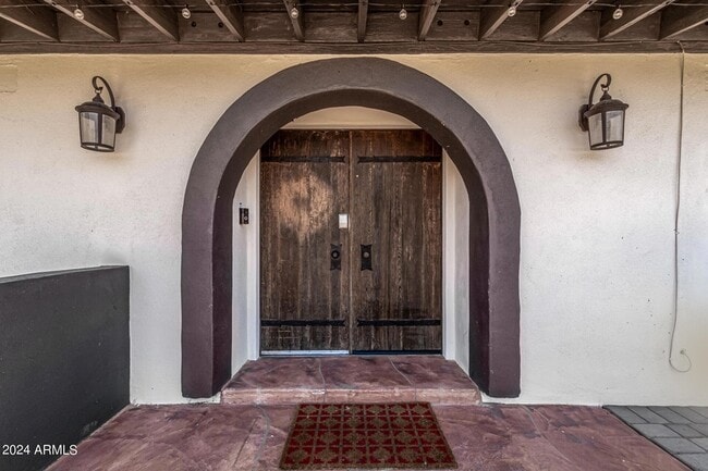 Building Photo - 7667 E Cactus Rd