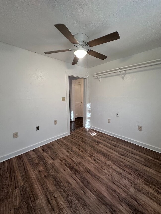 Building Photo - 1700 S Lincoln St