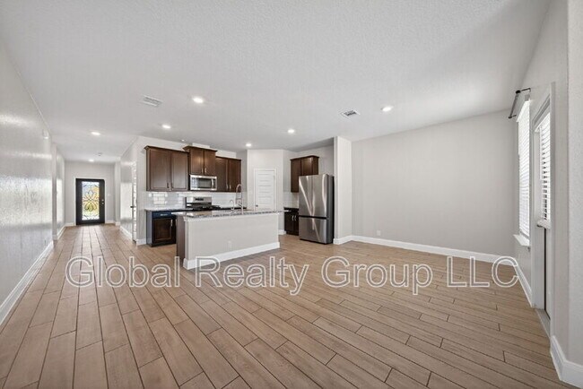 Building Photo - 402 Singing Brk