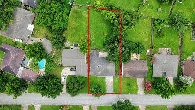 Building Photo - 9615 Meadowvale Dr