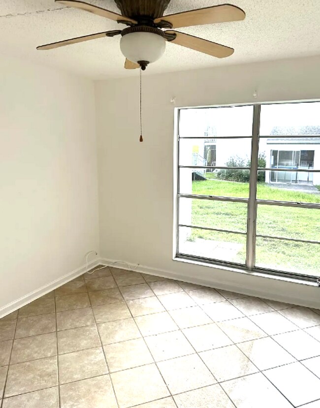 Building Photo - 1/1 condo in the heart of Clearwater