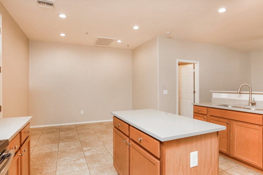 Building Photo - 6851 W Leeward Cove Way