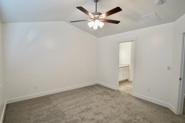 Building Photo - 278 W 700 N