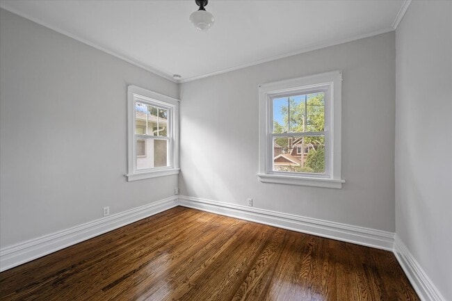 Building Photo - 1704 Walnut Ave