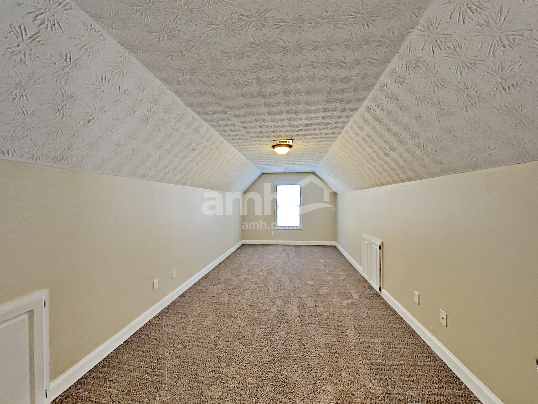 Building Photo - 887 Kendall Park Dr