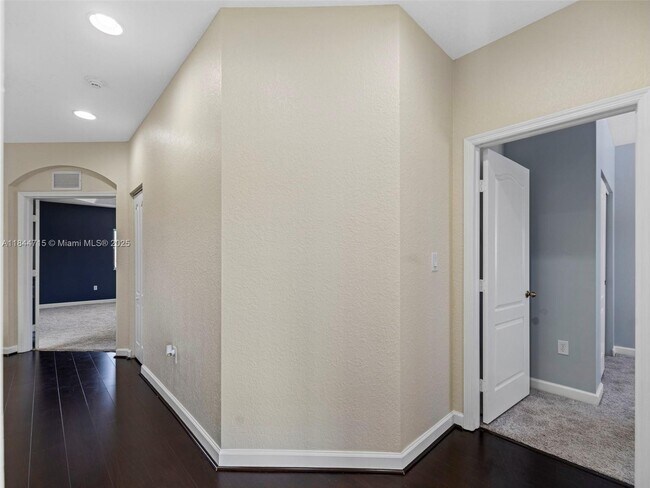 Building Photo - 1438 SW 154th Ct