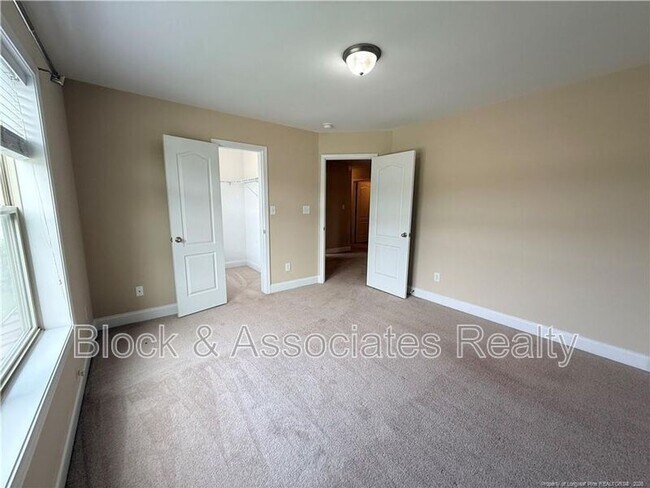 Building Photo - 1705 Bluffside Dr