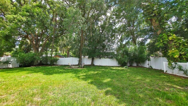 Building Photo - 518 Oranole Rd