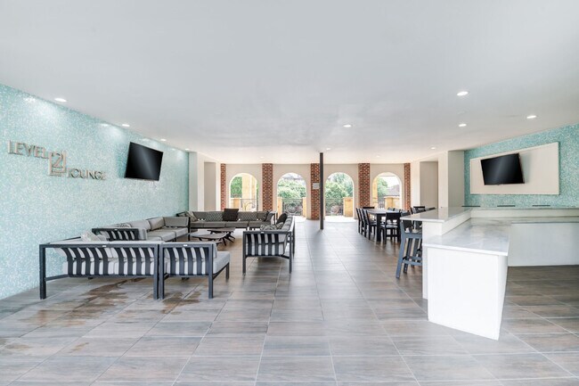 Building Photo - Landmark On Lovers