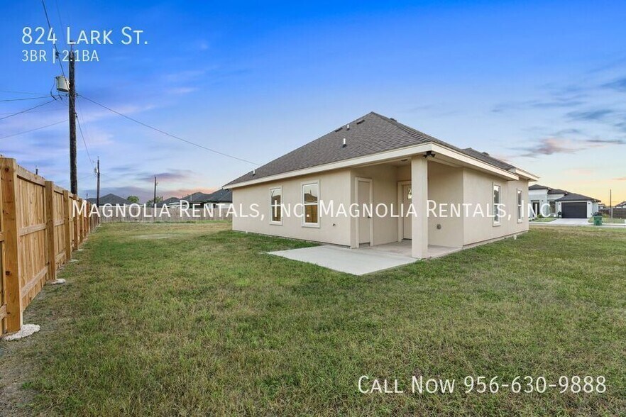 Building Photo - 824 Lark St