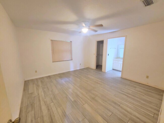 Building Photo - 510 Bahia Dr