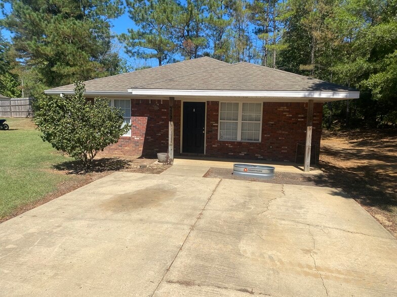 Primary Photo - 2171 McGee Rd