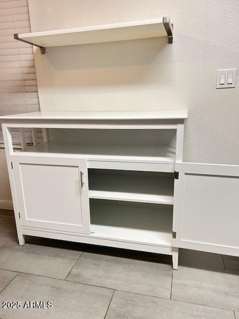 Building Photo - 959 E Arabian Dr