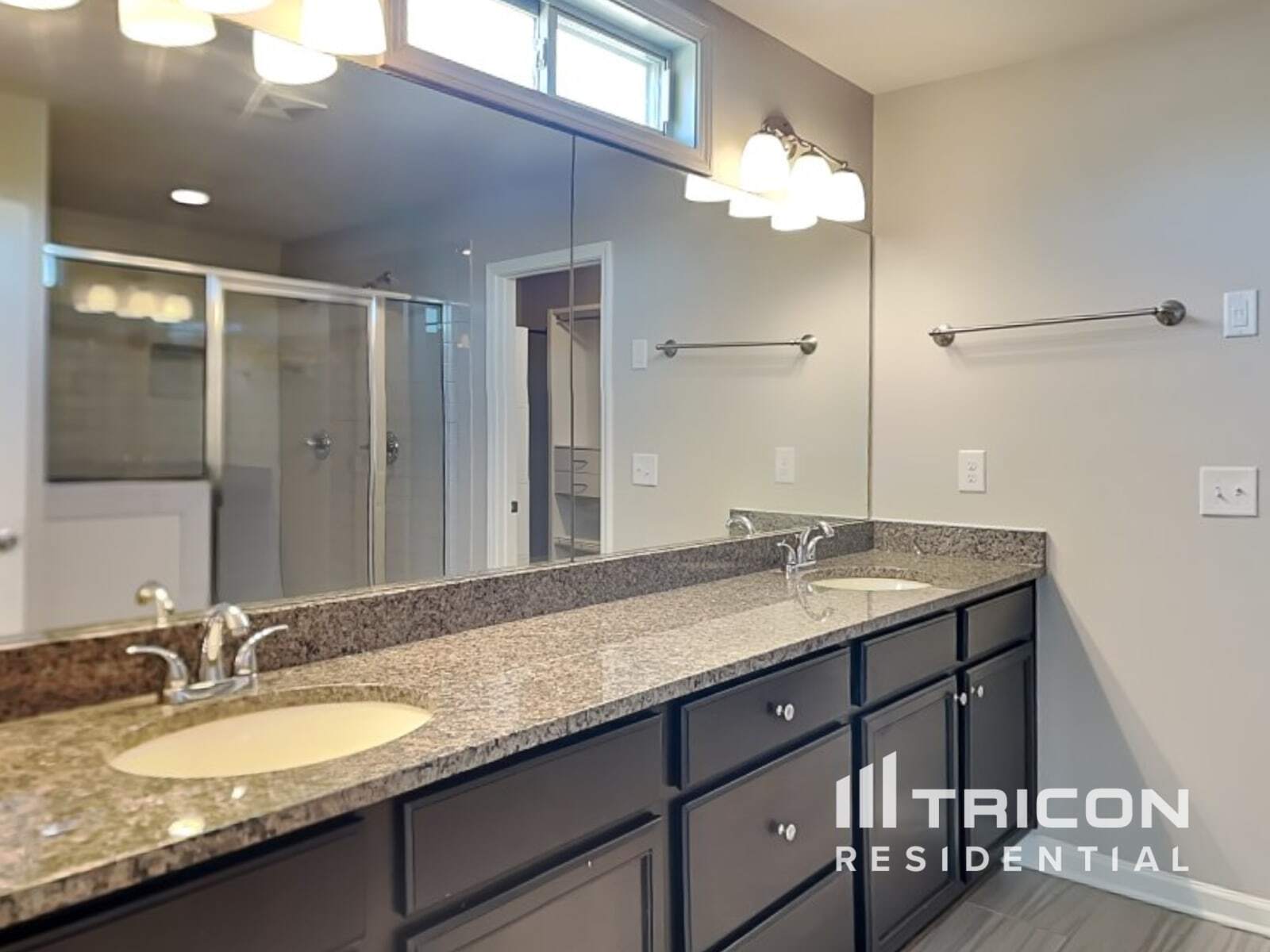 Building Photo - 4609 Sierra Creek Dr NE